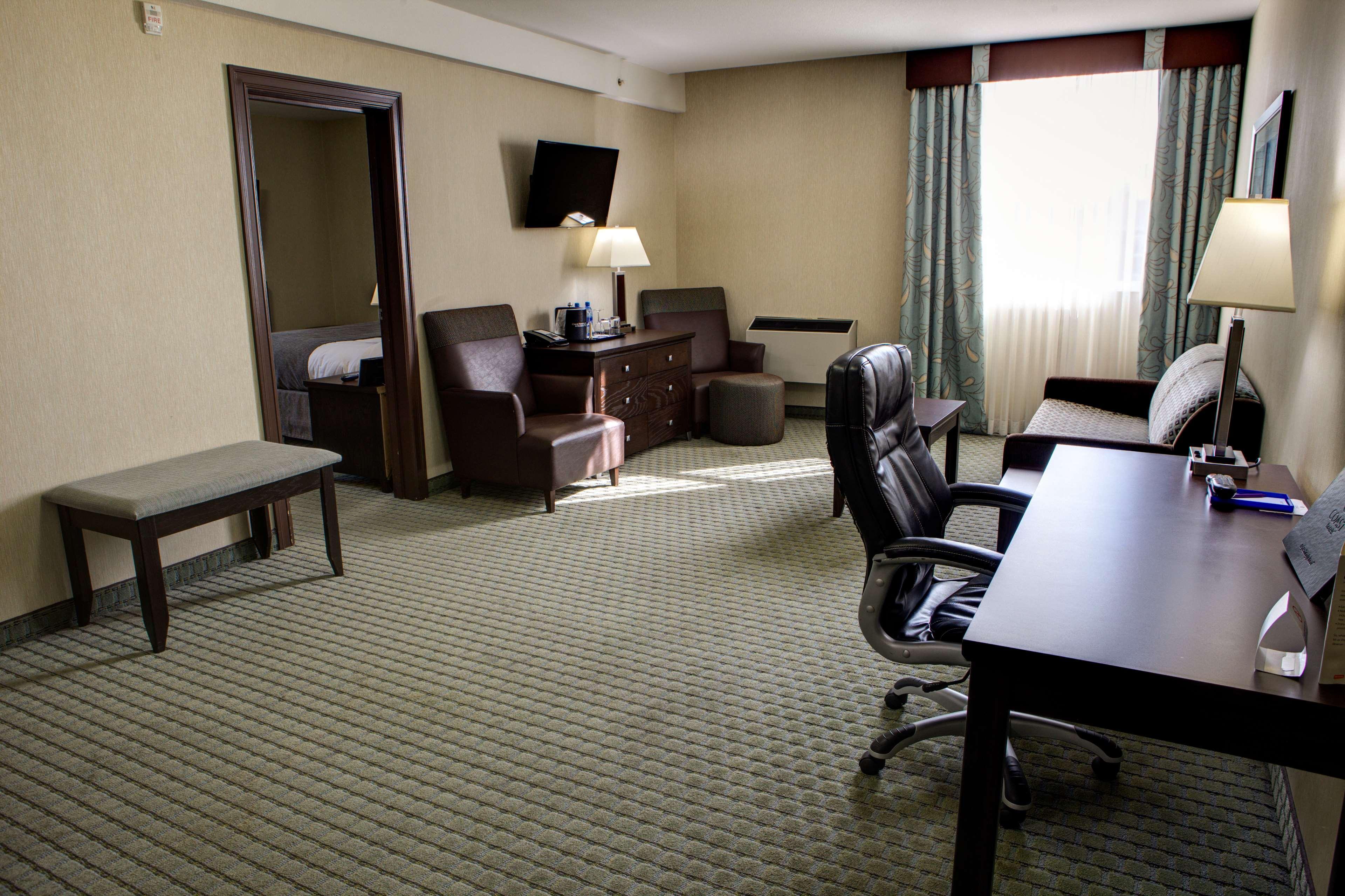 Coast Lethbridge Hotel & Conference Centre Экстерьер фото