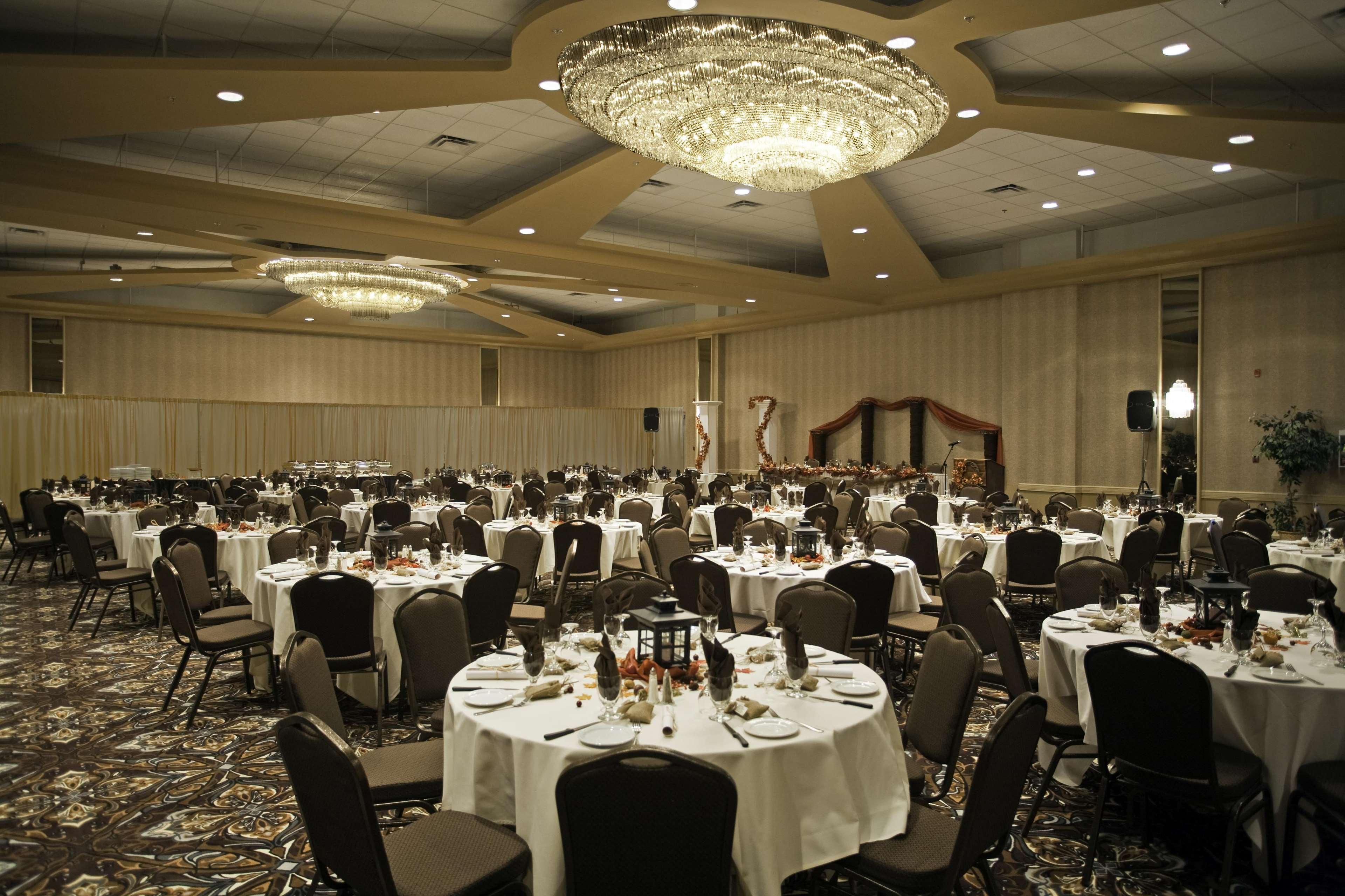 Coast Lethbridge Hotel & Conference Centre Ресторан фото