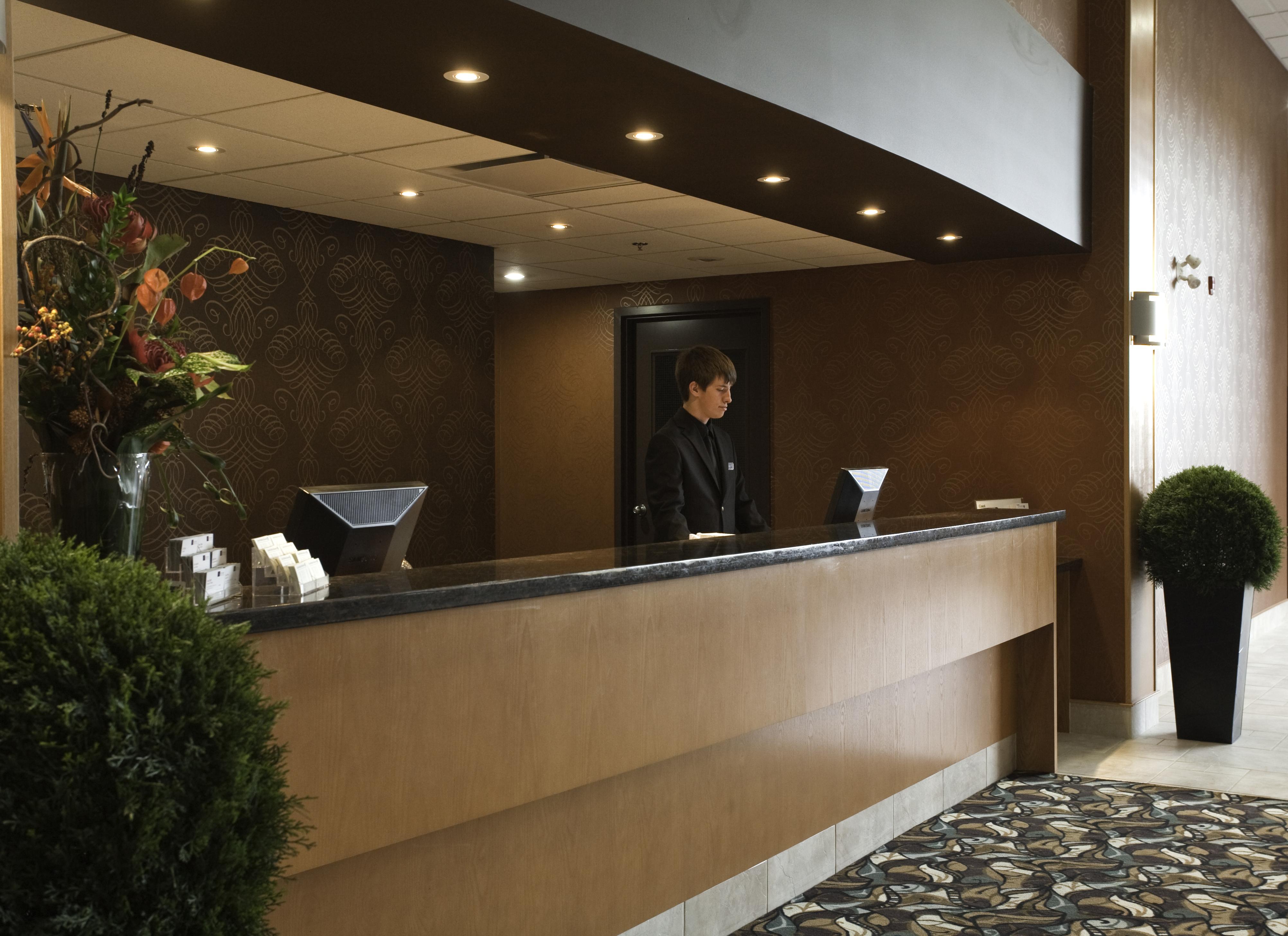 Coast Lethbridge Hotel & Conference Centre Экстерьер фото