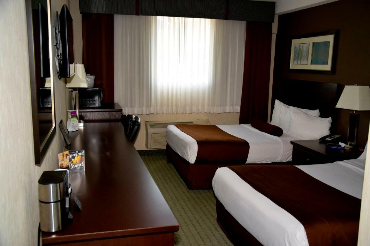 Coast Lethbridge Hotel & Conference Centre Экстерьер фото