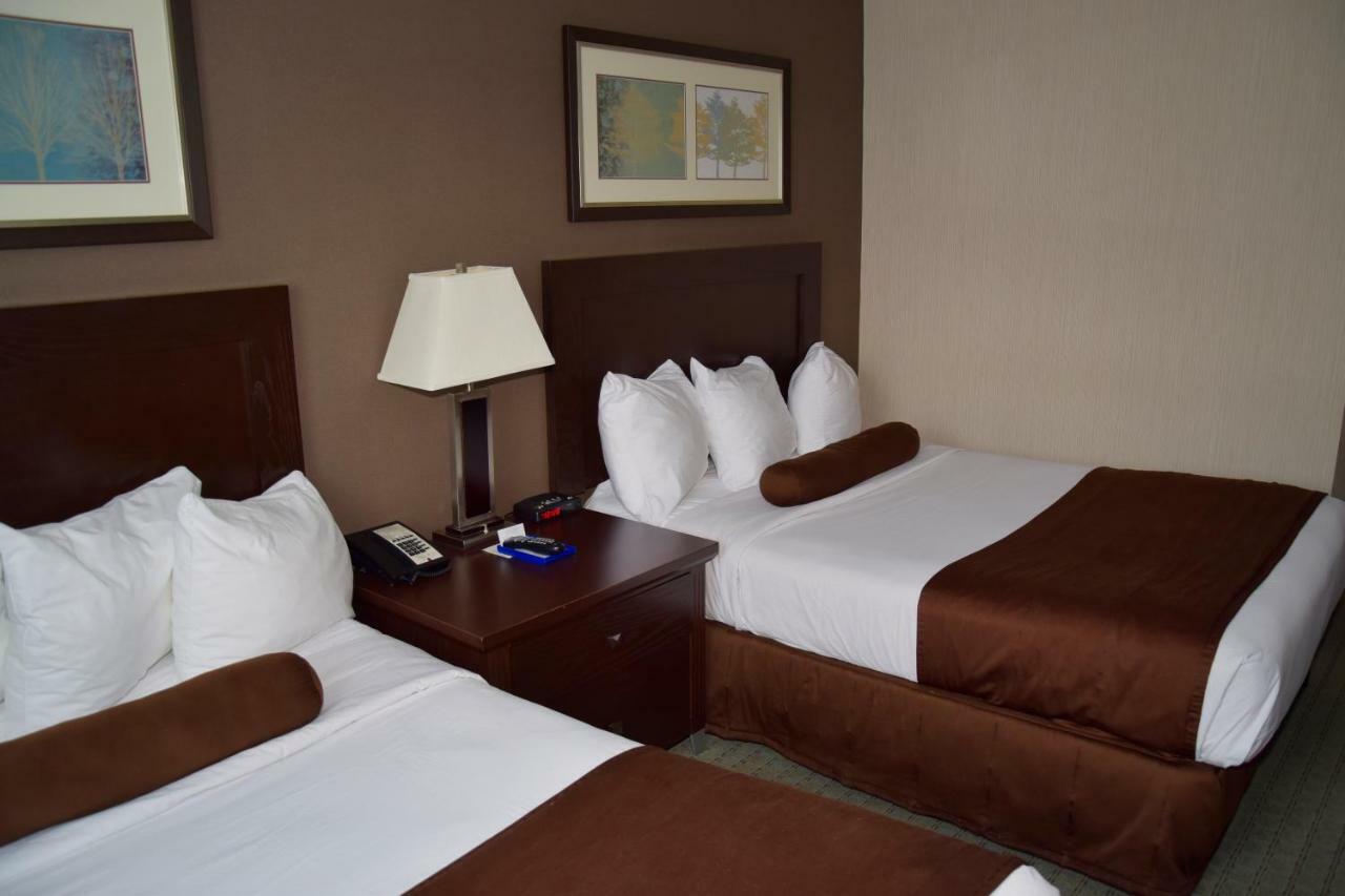 Coast Lethbridge Hotel & Conference Centre Экстерьер фото