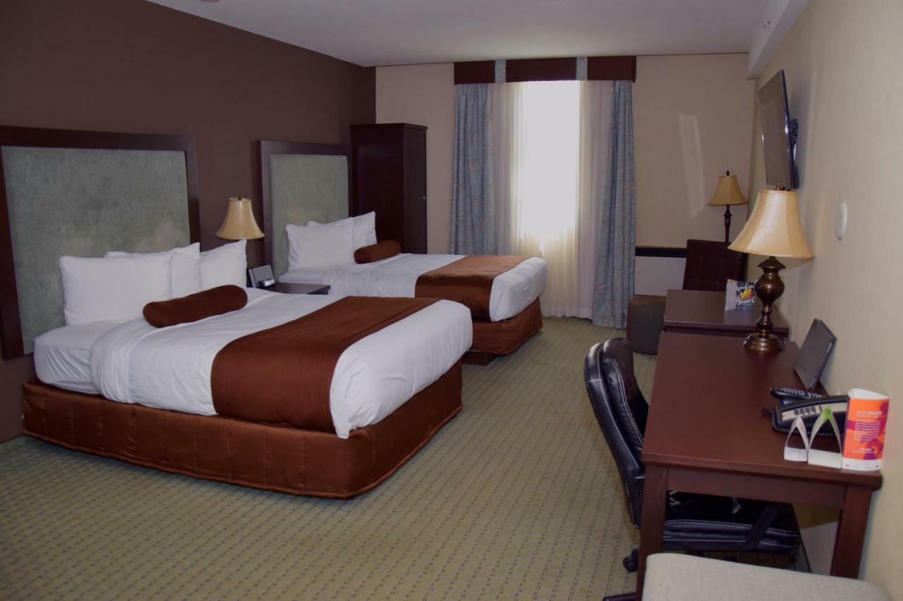 Coast Lethbridge Hotel & Conference Centre Экстерьер фото