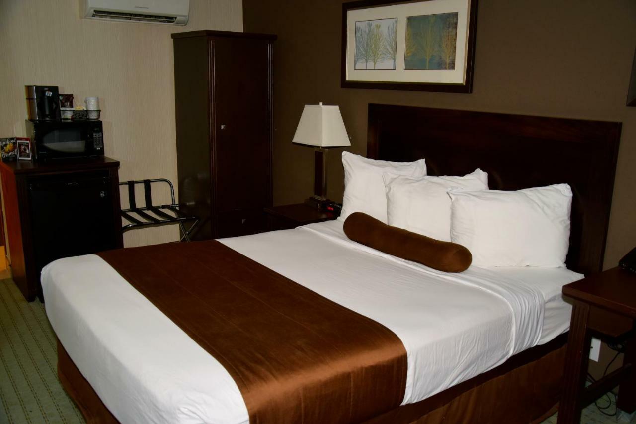 Coast Lethbridge Hotel & Conference Centre Экстерьер фото