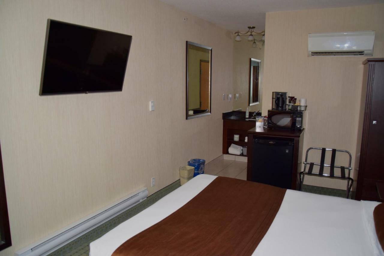Coast Lethbridge Hotel & Conference Centre Экстерьер фото