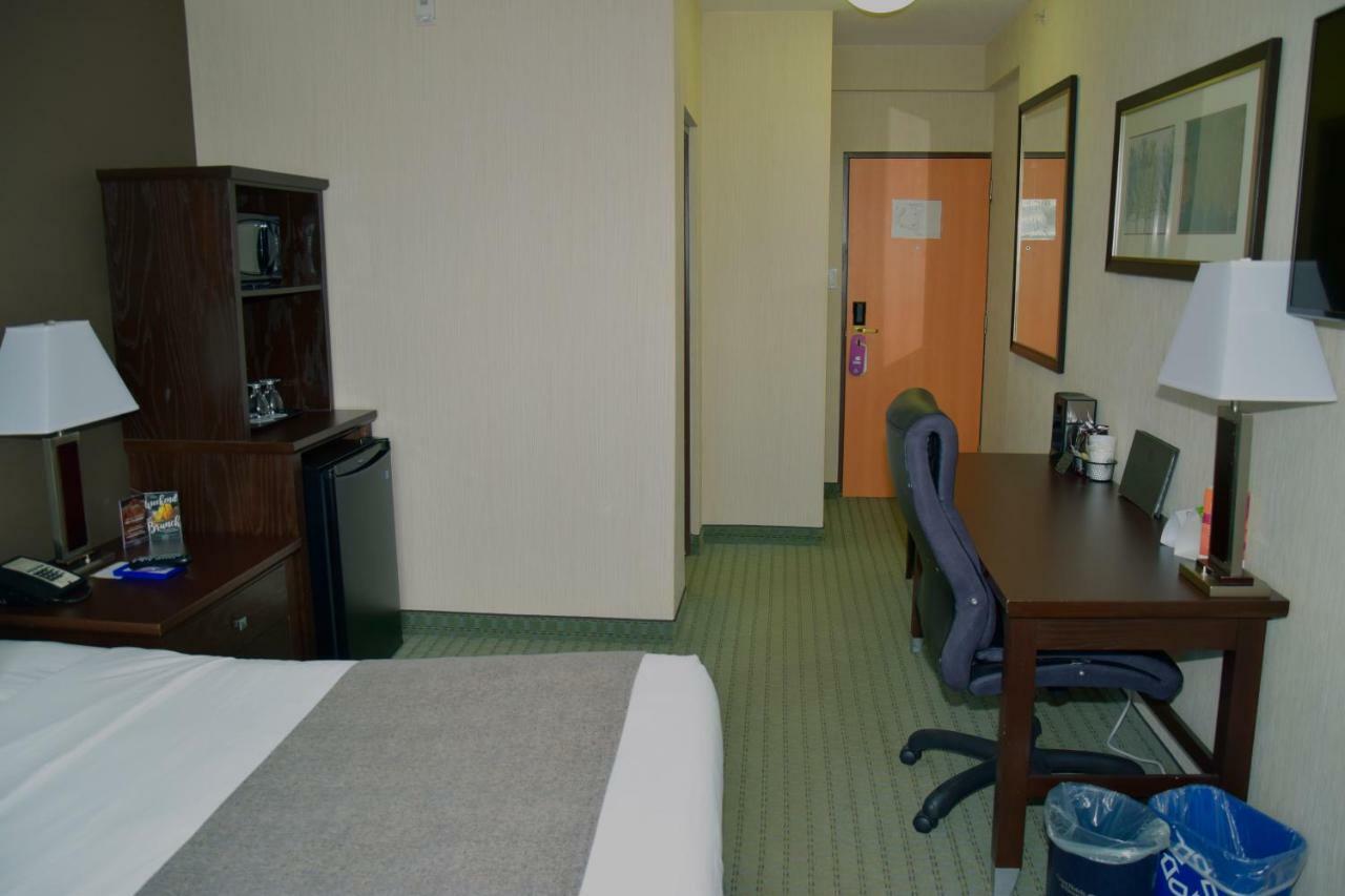 Coast Lethbridge Hotel & Conference Centre Экстерьер фото