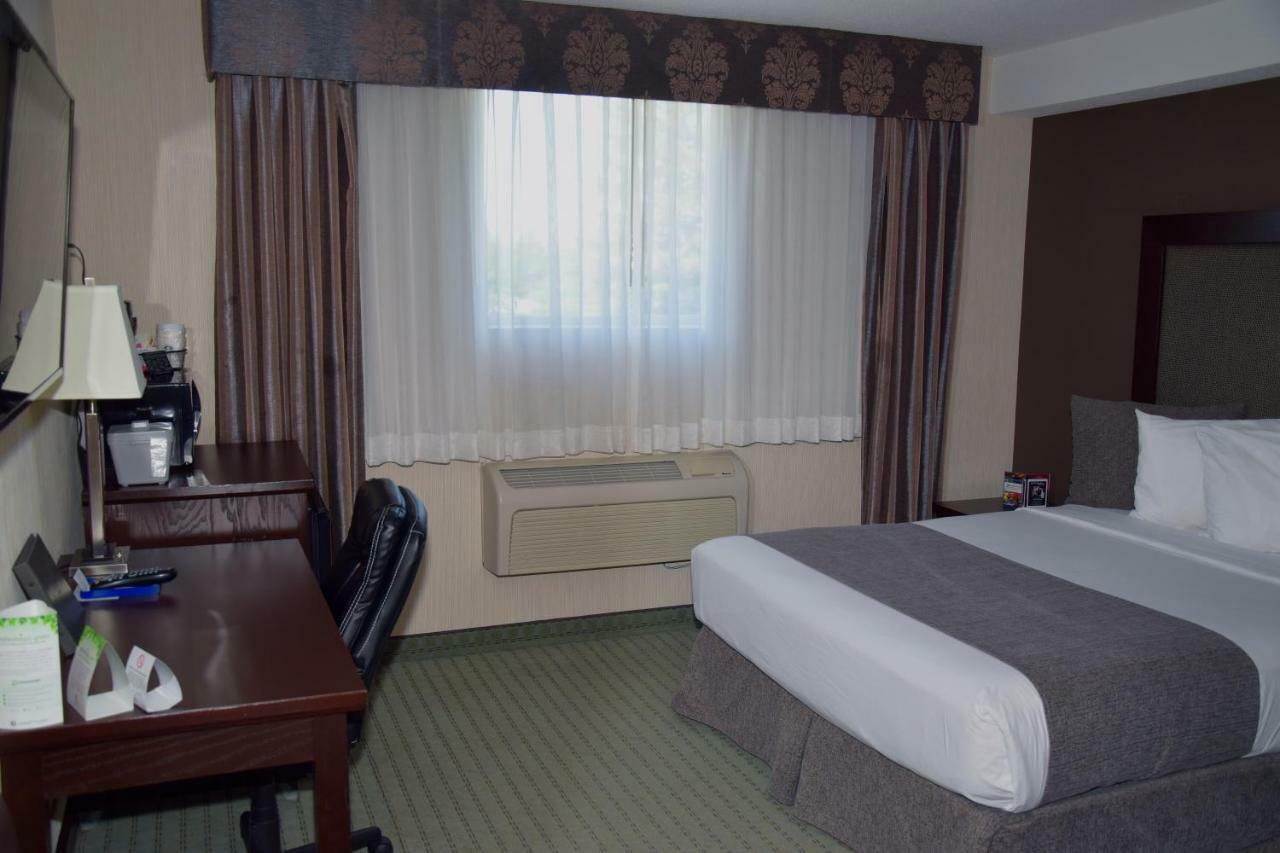 Coast Lethbridge Hotel & Conference Centre Экстерьер фото