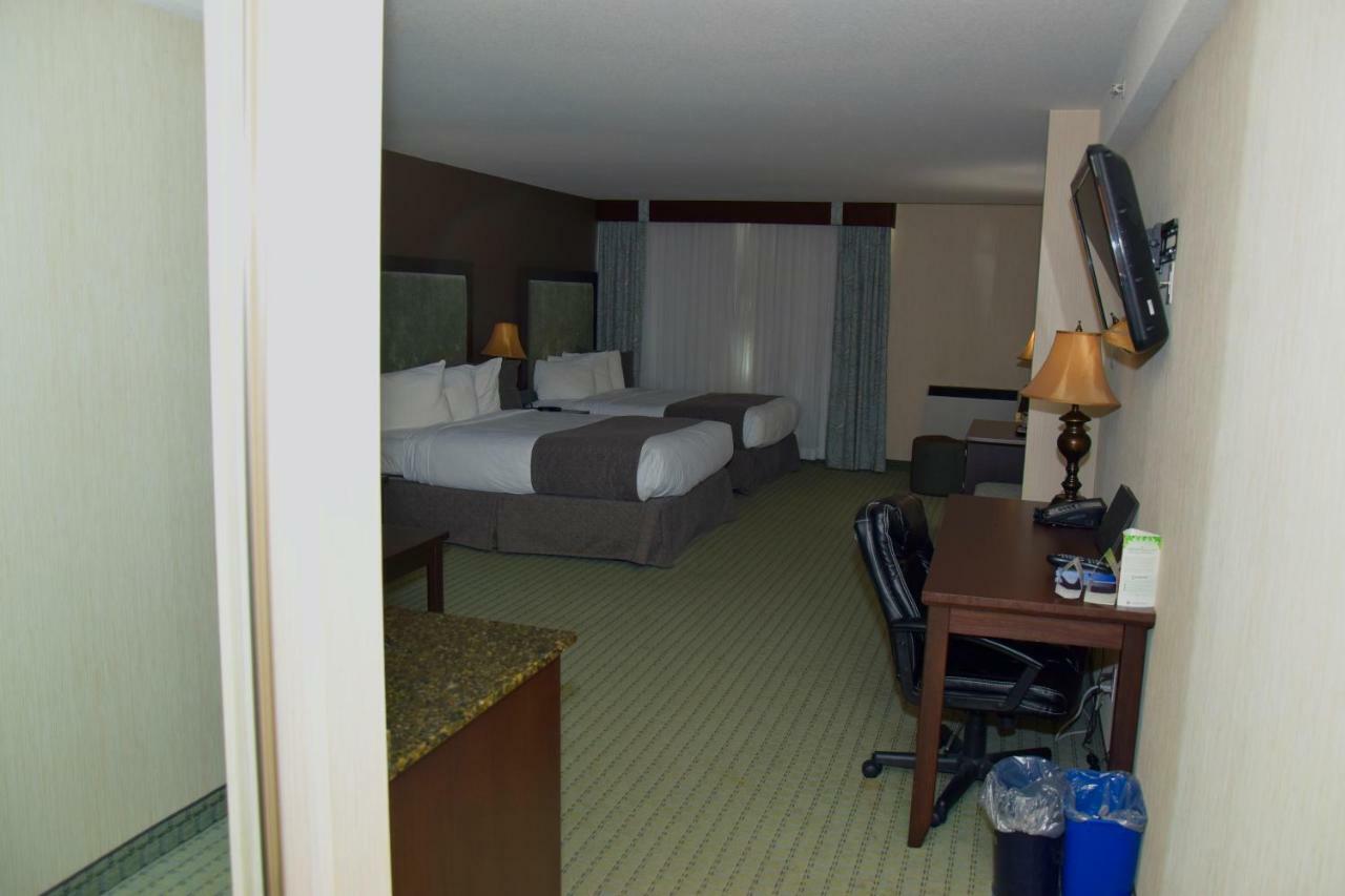 Coast Lethbridge Hotel & Conference Centre Экстерьер фото