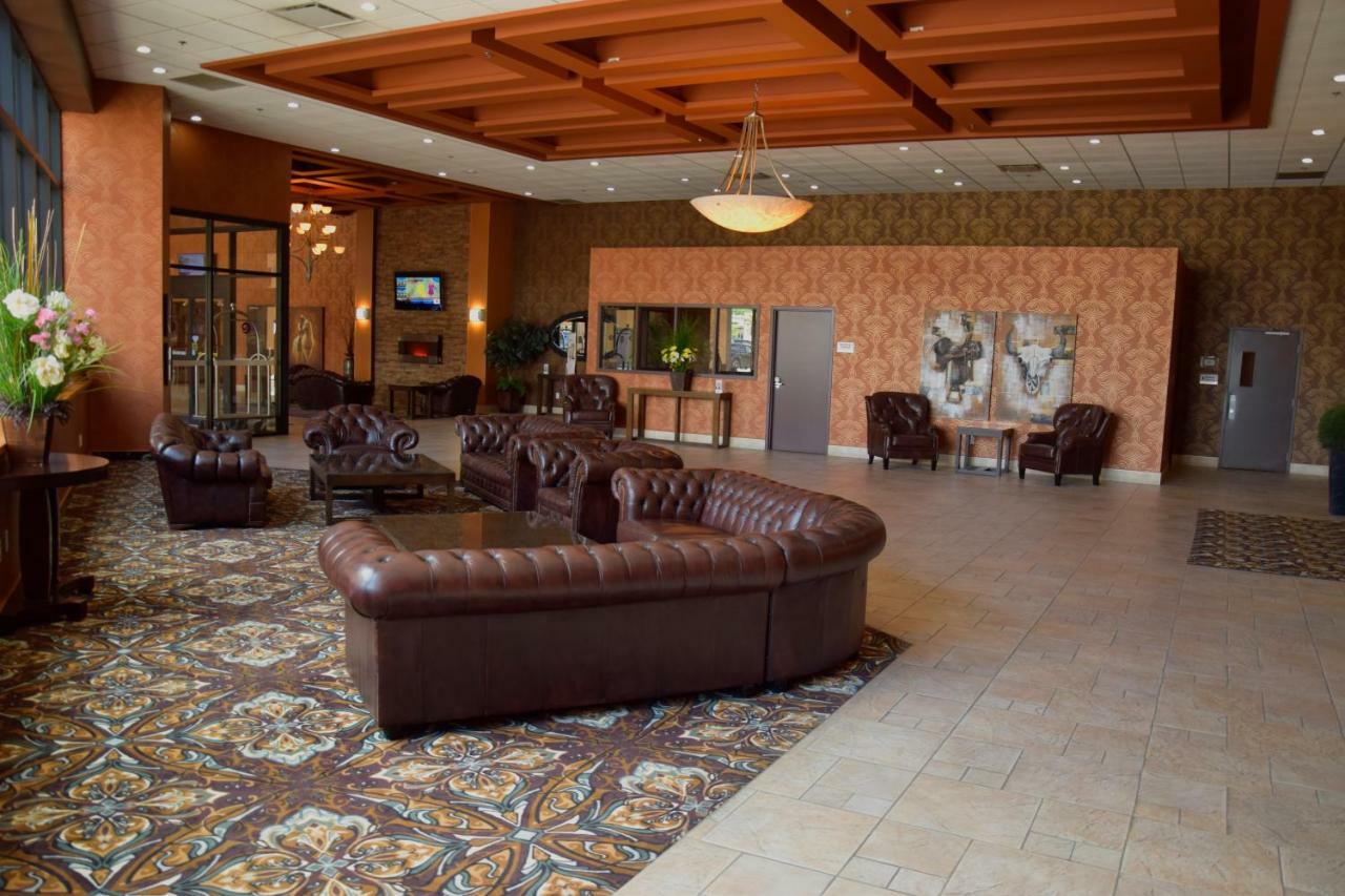 Coast Lethbridge Hotel & Conference Centre Экстерьер фото