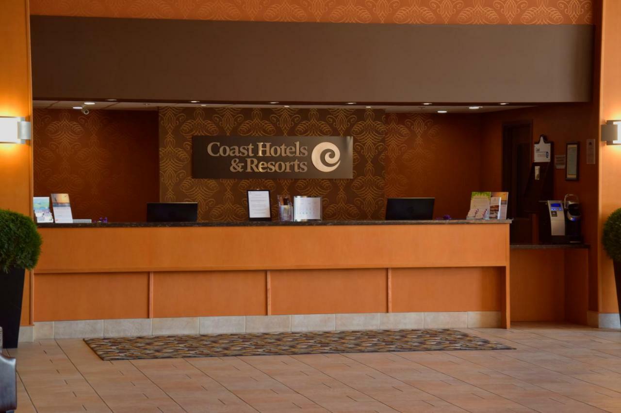 Coast Lethbridge Hotel & Conference Centre Экстерьер фото